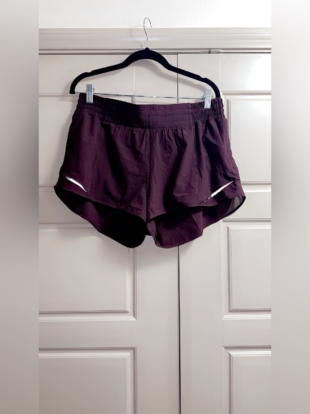 NWT Lululemon HR Hotty Hot Short 2.5”